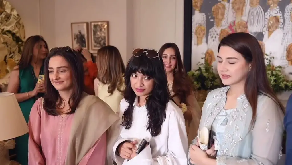 سبور ایلی نے خوبصورت خدا بھارائی ویڈیو کا اشتراک کیا