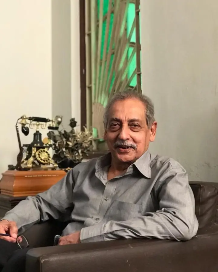 شیر - کاسٹ ، شیڈول اور اوقات