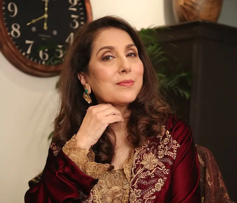سارہ خان اور سیما قریشی کو سمینہ پیرزادا کا تعلیم یافتہ جواب