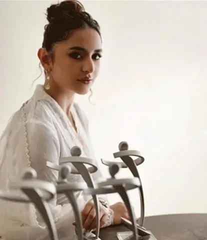 سب سے زیادہ سجاوٹ ایل ایس اے فاتح بننے کے بعد یومنا زیدی کا پیغام