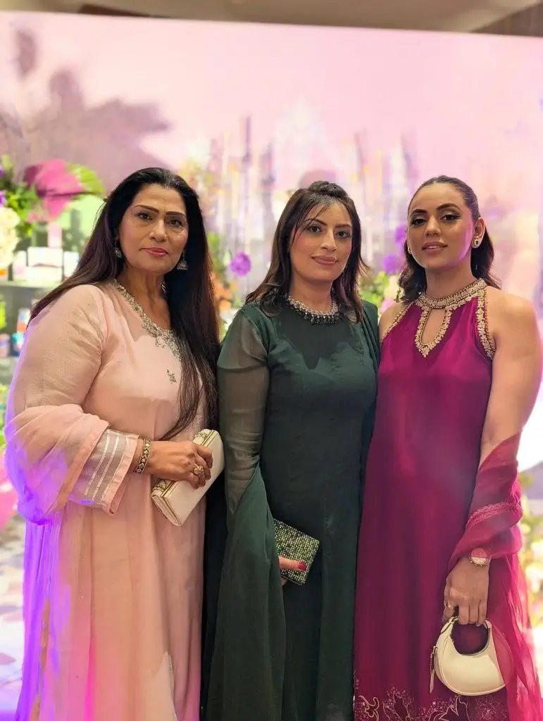 اسلام آباد میں مشہور شخصیات نے اسٹار اسٹڈڈ ڈنر میں دیکھا