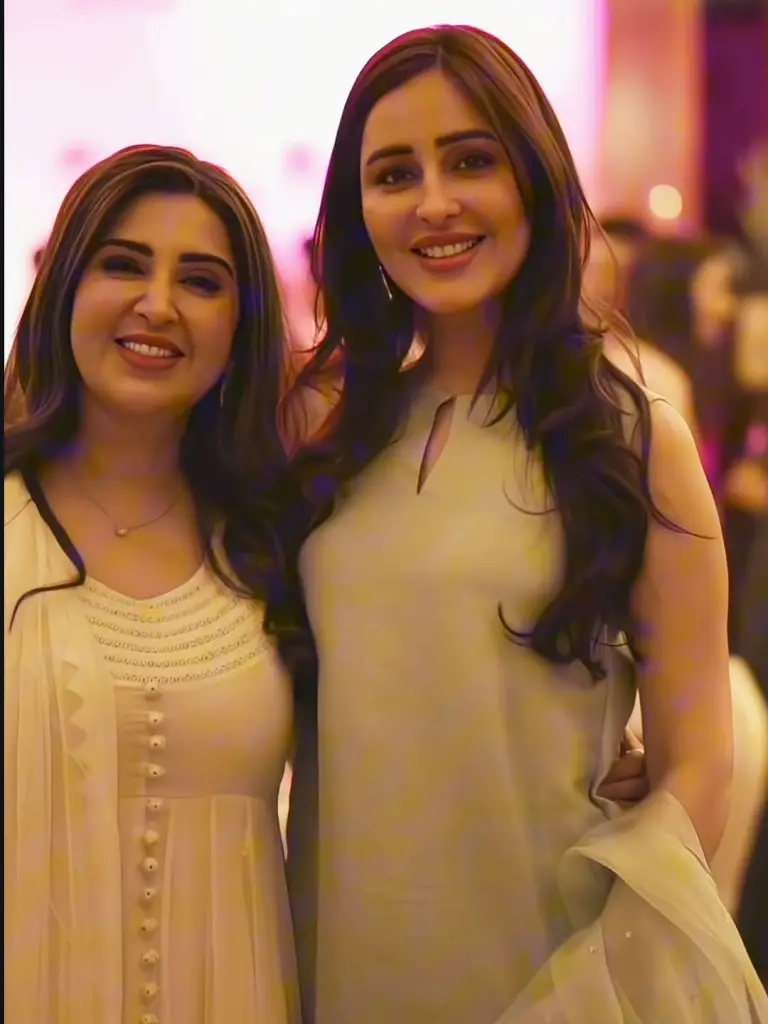 اسلام آباد میں مشہور شخصیات نے اسٹار اسٹڈڈ ڈنر میں دیکھا