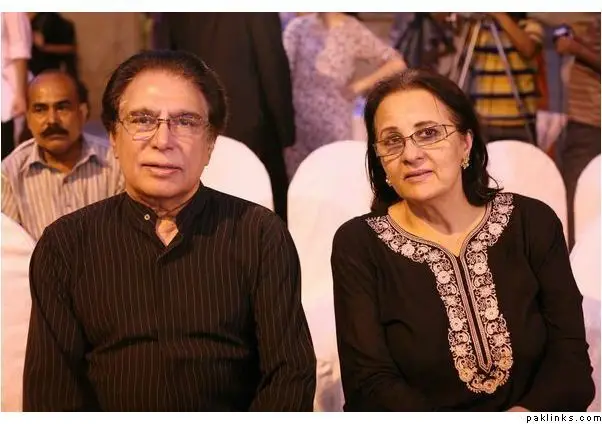 علی کازمی والدین کے ساتھ تعلقات کے بارے میں واضح گفتگو