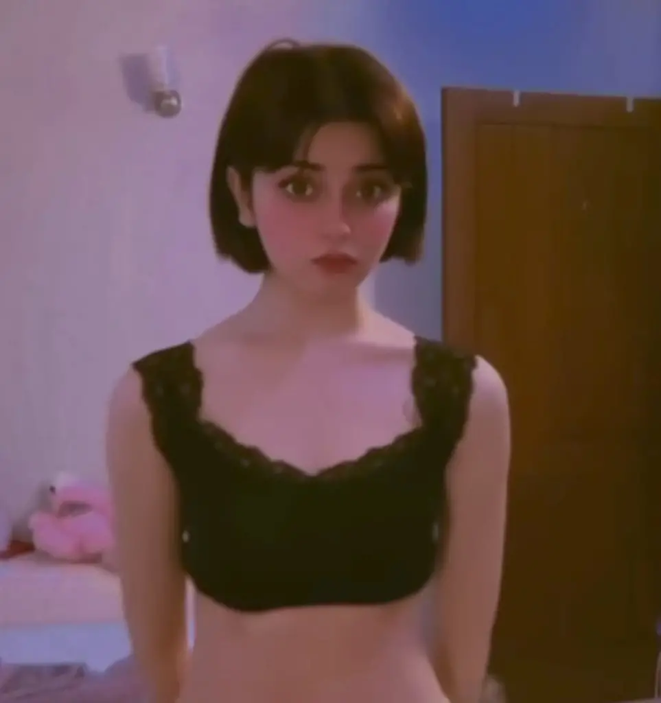 الیز شاہ نے مختصر کپڑے پہنے ہوئے دفاع کیا