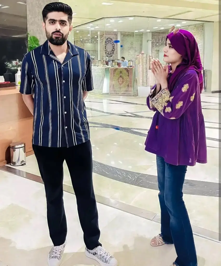 بابر اعظم کا پاگل پنکھا اس سے ملنے کے بعد آنسوؤں میں پھٹ گیا