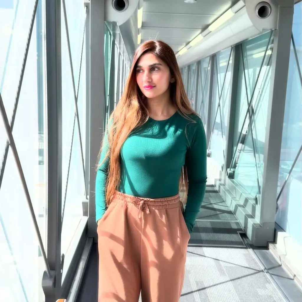 حسن علی برطانیہ میں پر سکون خاندانی تعطیلات سے لطف اندوز ہیں