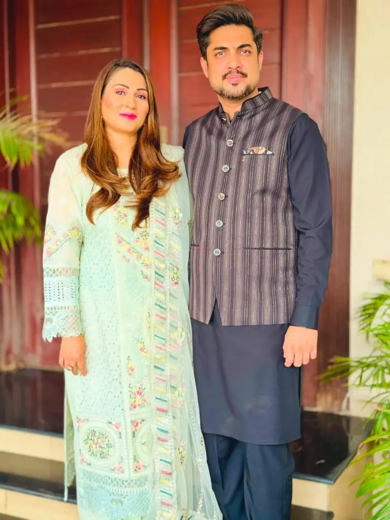 اکرار الحسن نے بیویوں کے ساتھ عید الاعاہا منایا