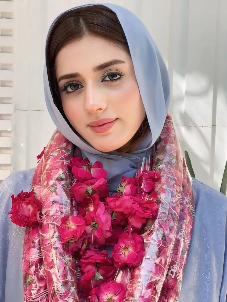 جننات مرزا اور اس کا کنبہ مقدس حج سفر پر گامزن ہے