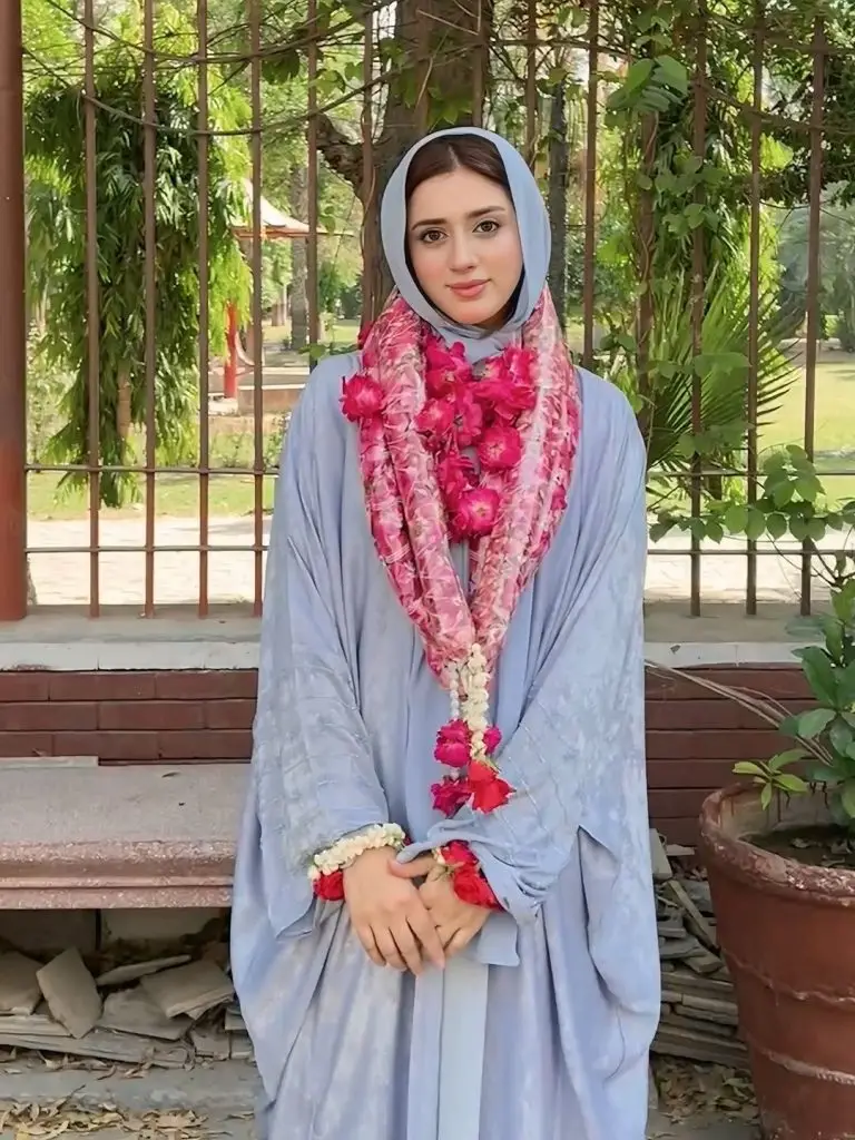 جننات مرزا اور اس کا کنبہ مقدس حج سفر پر گامزن ہے