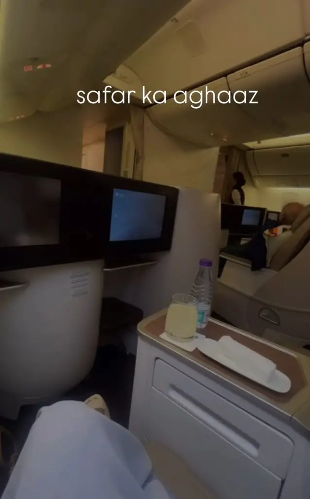جننات مرزا اور اس کا کنبہ مقدس حج سفر پر گامزن ہے