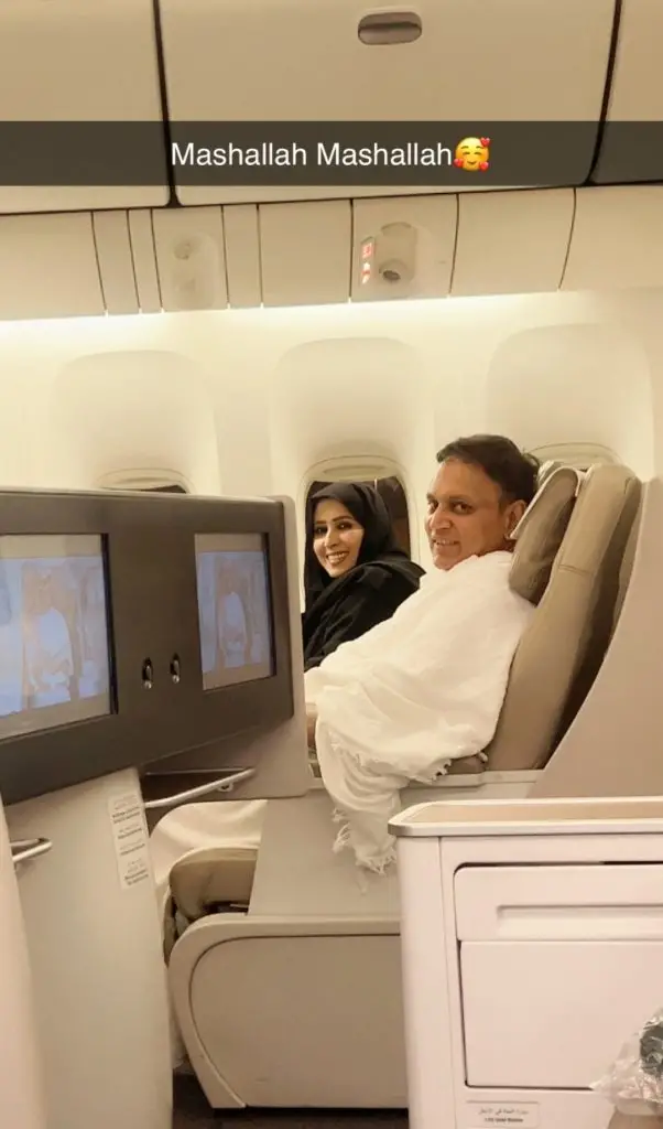 جننات مرزا اور اس کا کنبہ مقدس حج سفر پر گامزن ہے