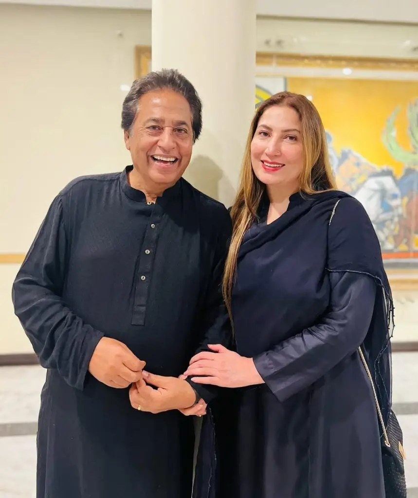 مین مانٹو ناہی ہون کاسٹ ، شیڈول اور اوقات