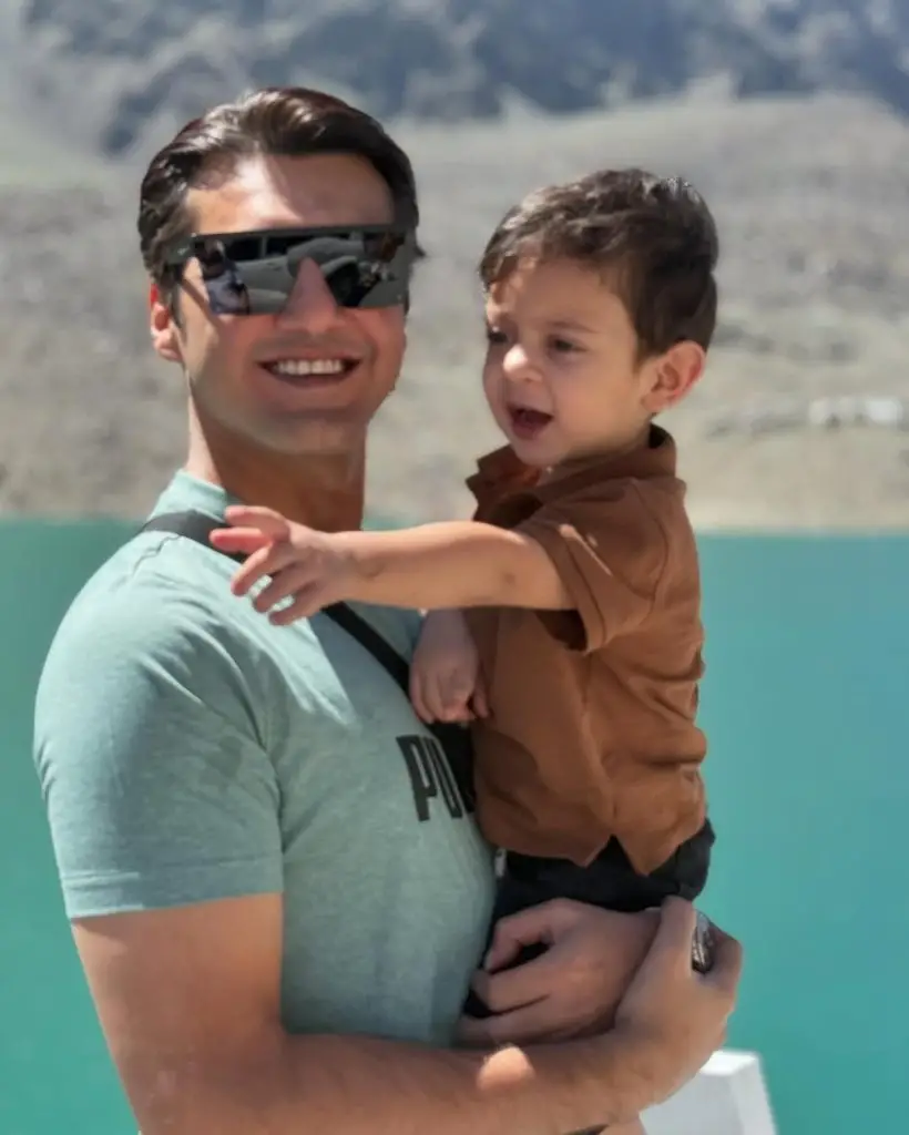 منل خان نے اسکرڈو سے تصاویر شیئر کیں