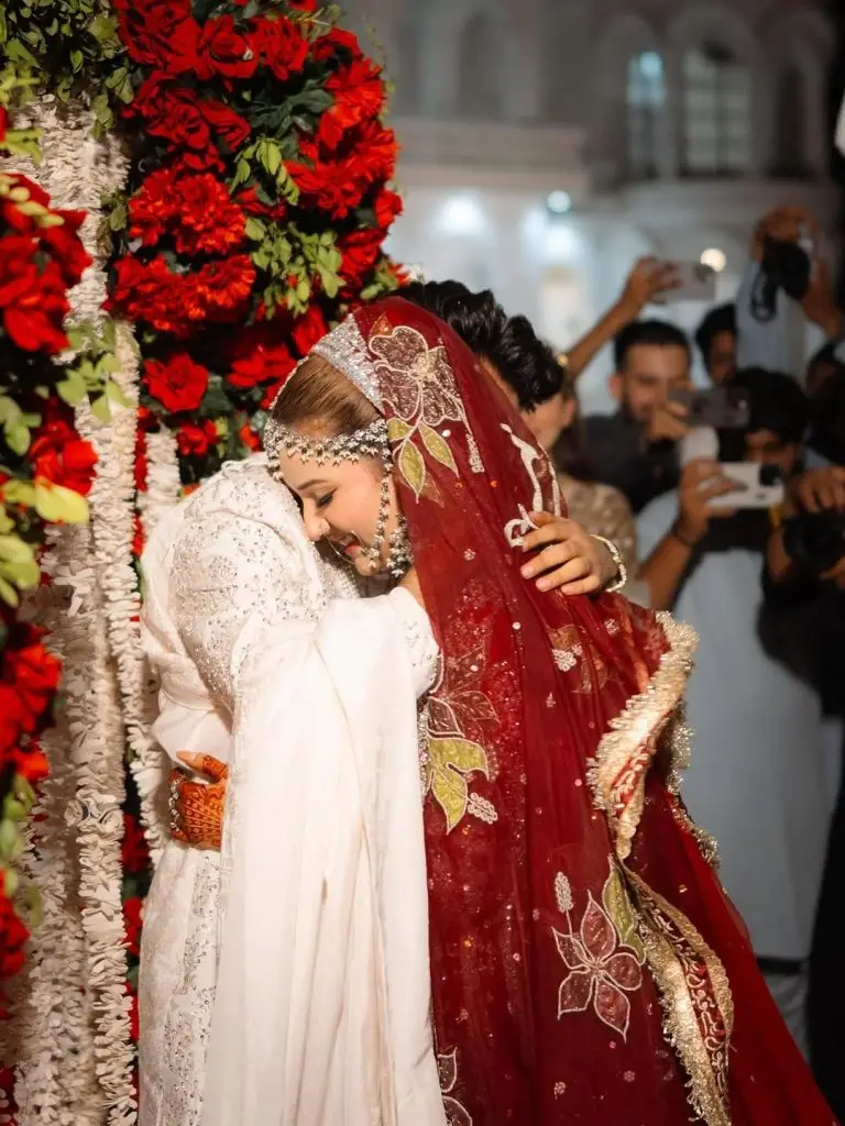 رابیکا خان اور حسین ٹیرین نیکہ ویڈیو