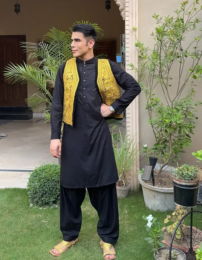 عید الدھا 2025 پر پاکستانی مشہور شخصیات - دن 1