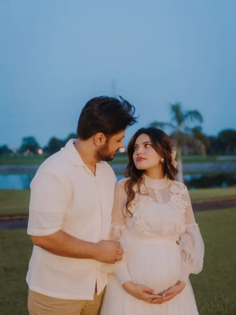 IQRA KANWAL & AREEB PERVAZ نے پہلی حمل کا اعلان کیا