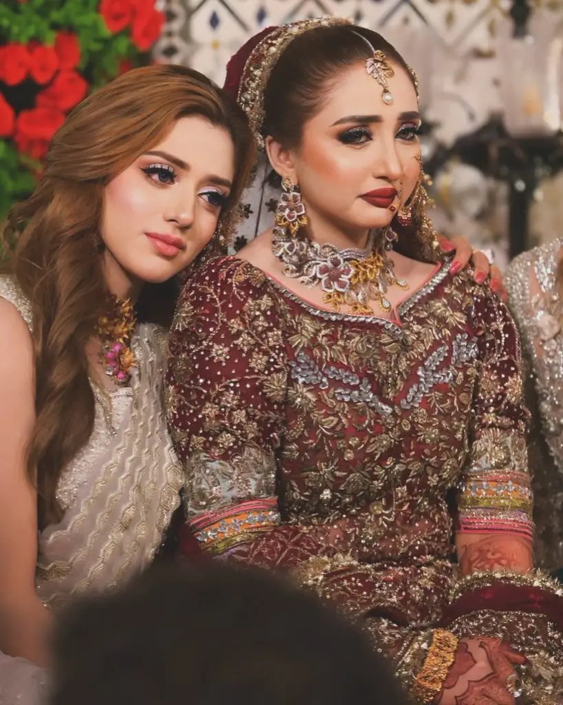 جننات مرزا اور سیہار مرزا غیر منقولہ حیرت انگیز شائقین نظر آتے ہیں