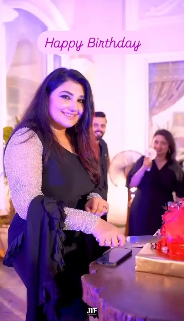 جاوریا سعود نے مداحوں کے ساتھ سالگرہ کی ویڈیو شیئر کی
