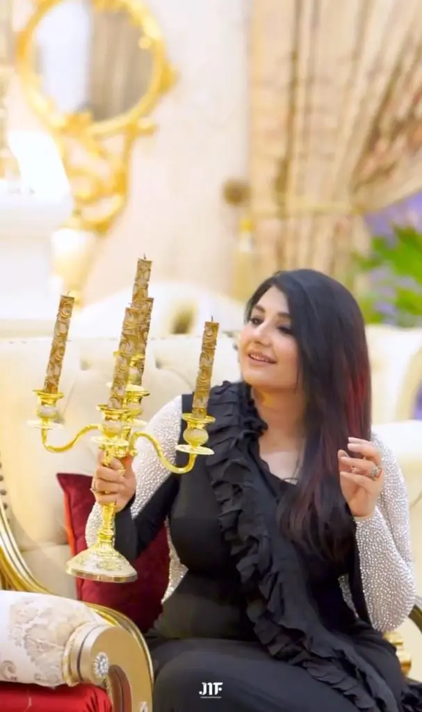 جاوریا سعود نے مداحوں کے ساتھ سالگرہ کی ویڈیو شیئر کی