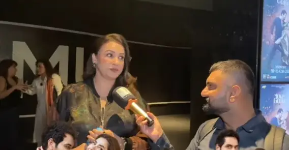 پاکستانی مشہور شخصیات کے ذریعہ گرو کے جائزے