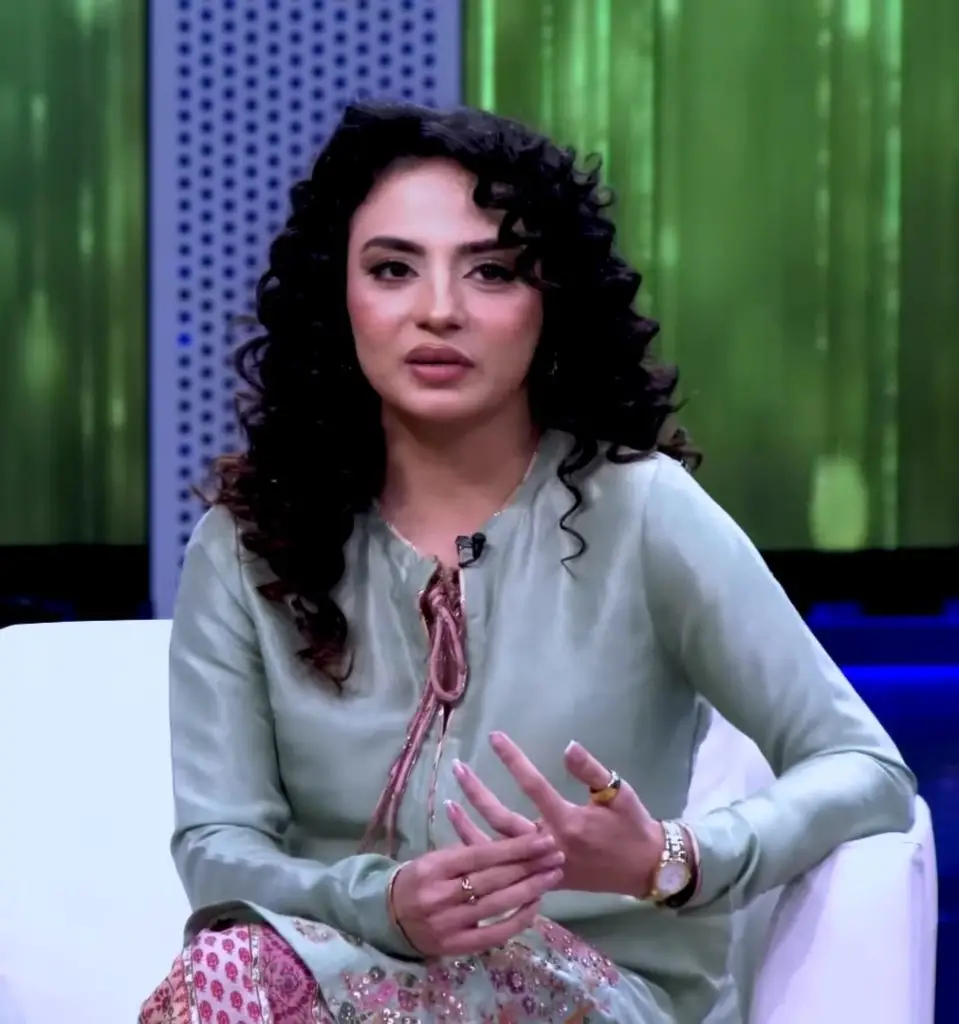 مہر بنو شوبز کے تاریک پہلو پر بات کر رہے ہیں