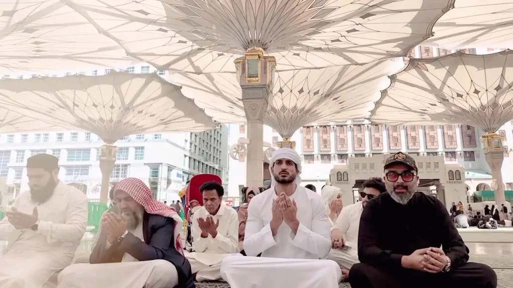 عمر شاہ زاد مدینہ میں اپنے نیکہ کے بارے میں کھل گئے
