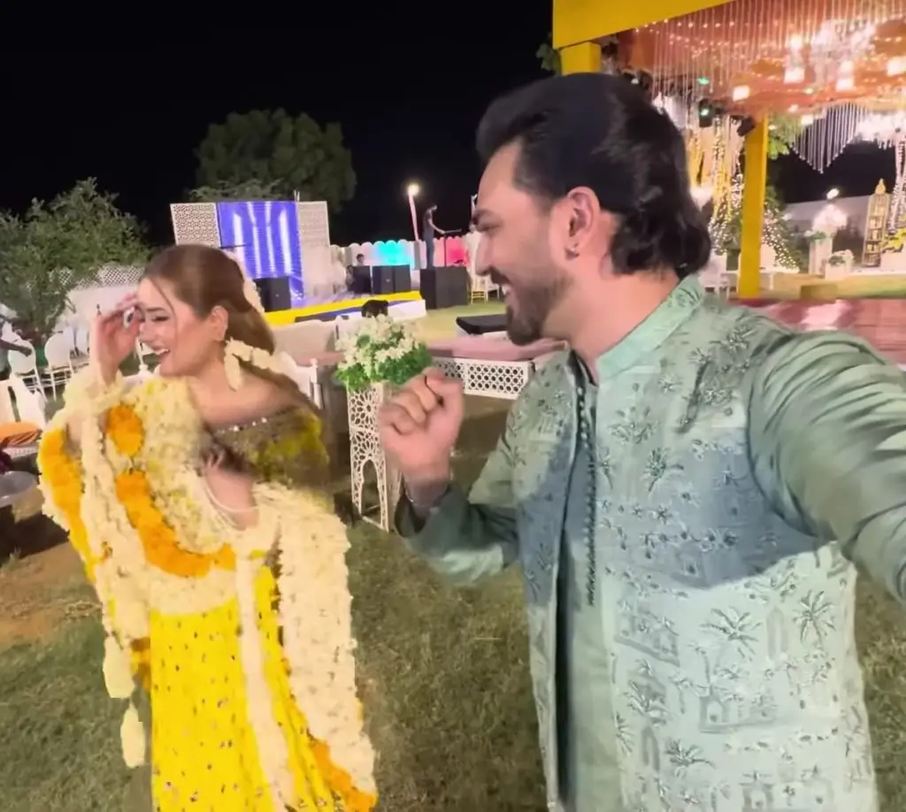 رابیکا خان کے اہل خانہ نے اس کی شادی کا موازنہ امبانیوں سے کیا