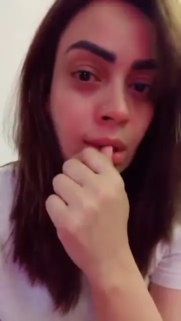 سدیہ امام نے شائقین کو آنسو ویڈیو کے ساتھ حیرت میں ڈال دیا