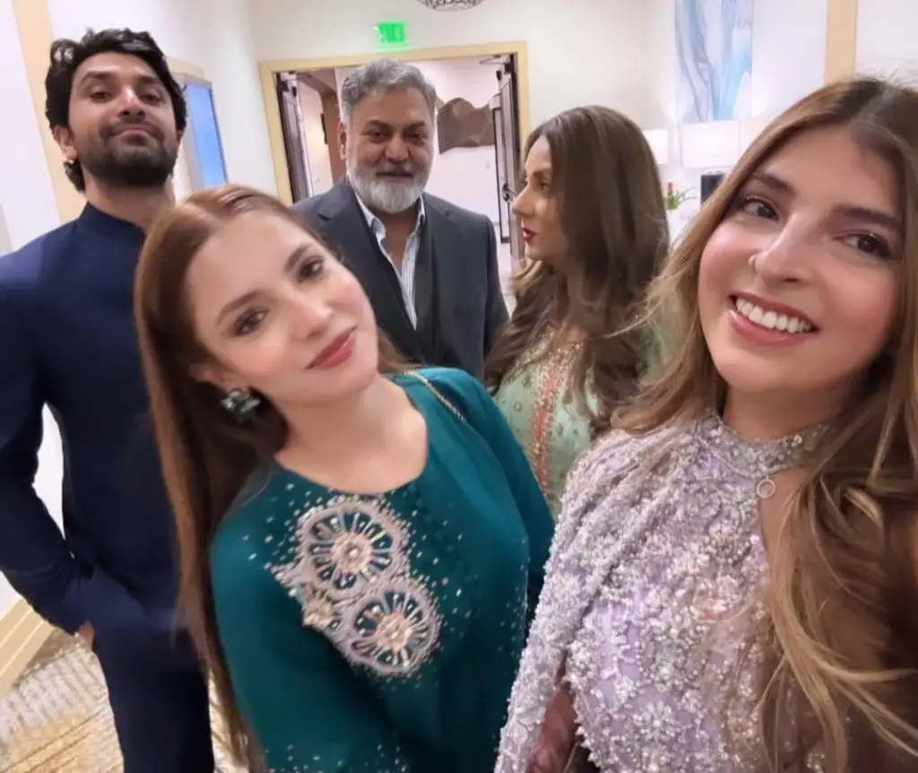مداحوں نے داننےر موبین کو احد رضا میر سے شادی کرنے کے خلاف متنبہ کیا