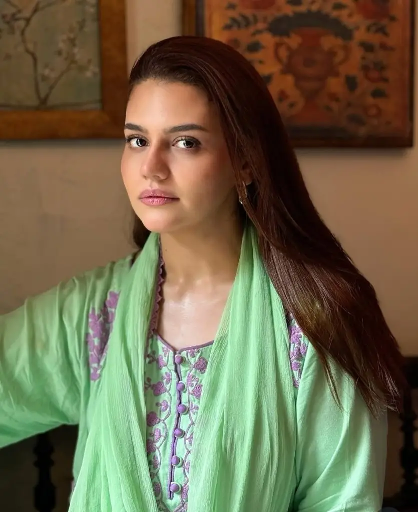 ایک جھوتی کاہنی کاسٹ ، شیڈول اور اوقات