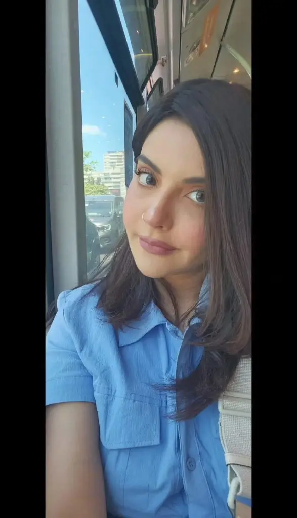 پیرس سے نڈا یاسیر فیملی ٹرپ