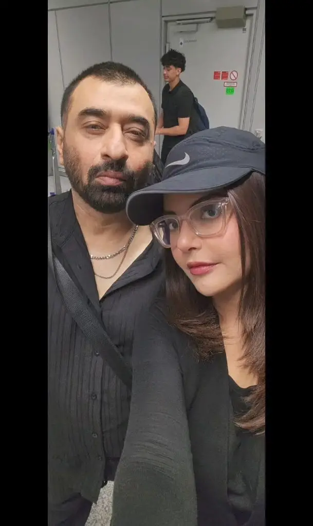 پیرس سے نڈا یاسیر فیملی ٹرپ