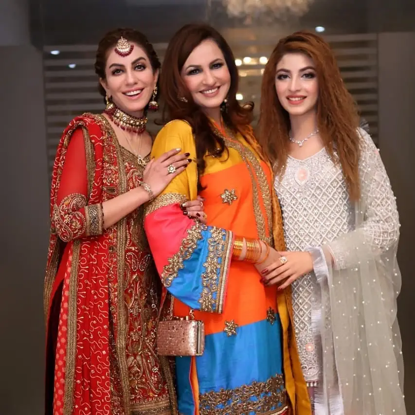 سبا فیصل کے لئے کنزا ہاشمی کا عظیم الشان اشارہ