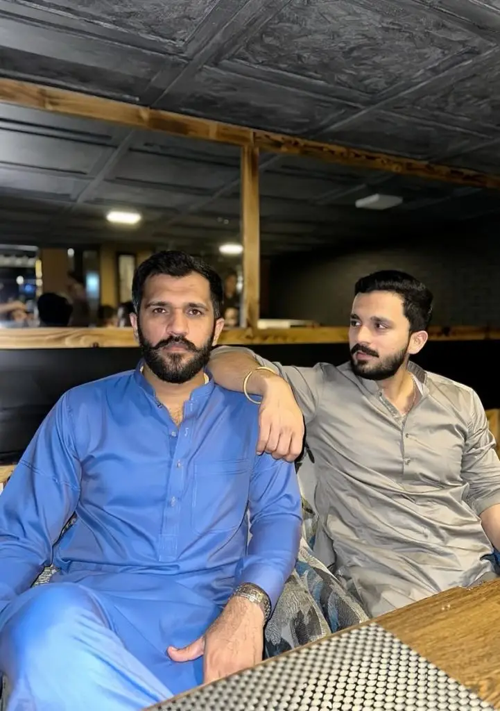 اس کی آمدنی کے بارے میں ٹکٹوکر مان ڈوگار کا بیان مذاق اڑایا گیا