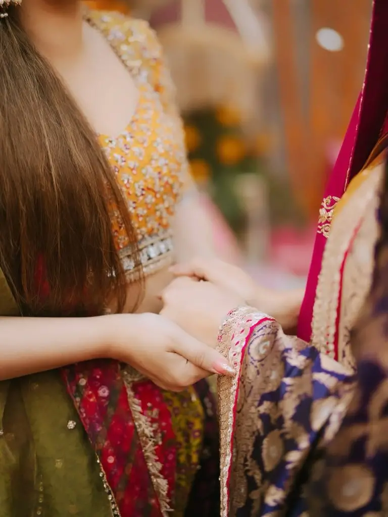 بہن ارووا ہاکین کے لئے ماورا ہاکین کی میٹھی سالگرہ کی خواہش