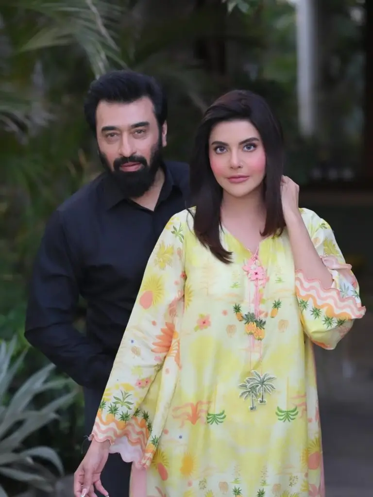 نڈا یاسیر نائس فرانس میں اپنی چھٹیوں سے لطف اندوز ہو رہی ہیں