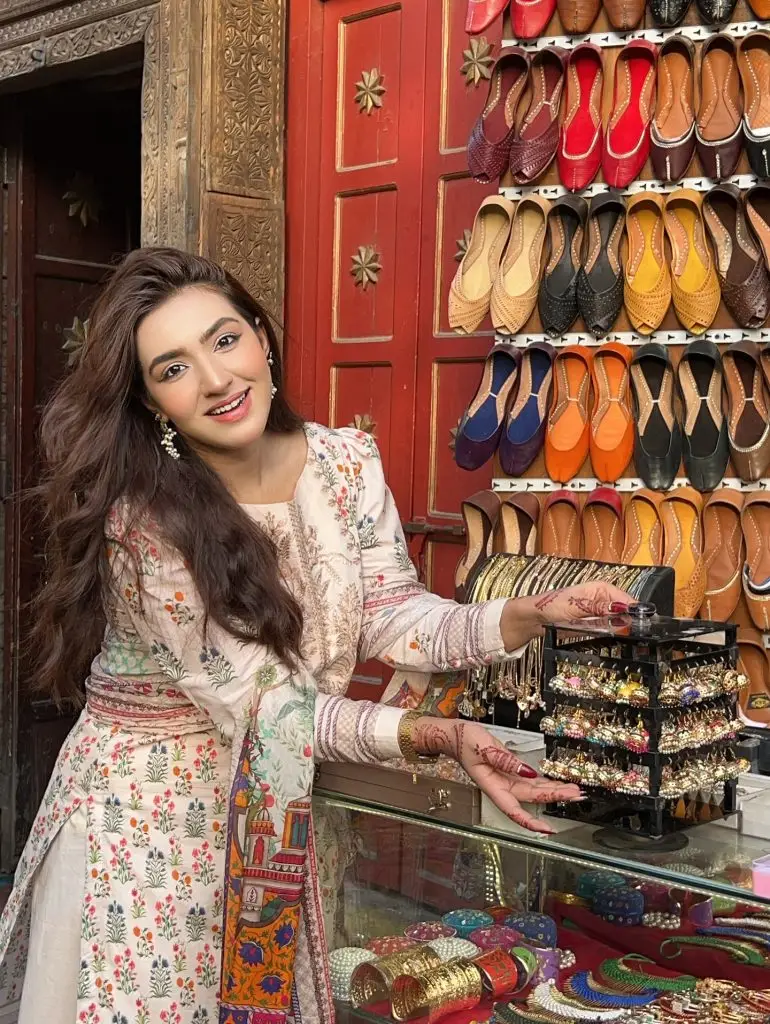 پاکستانی اداکار جنہوں نے ان کی انتباہ سے قبل نادیہ خان کو پکارا