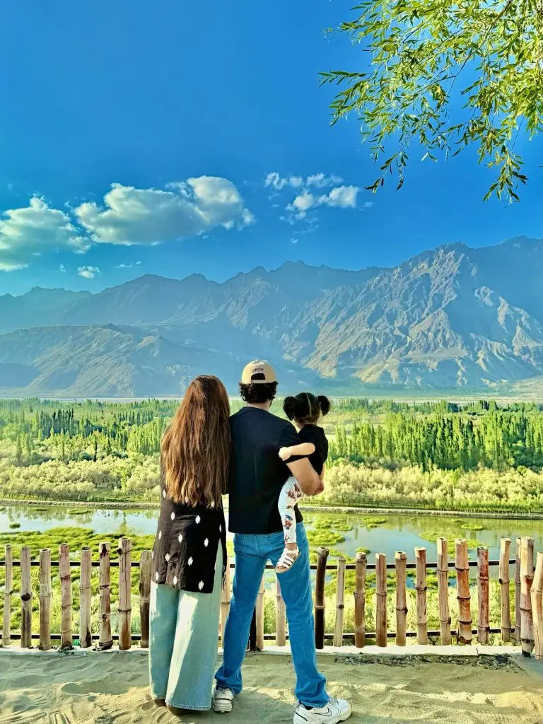 سکارڈو میں اروا ہاکین اور فرحان سعید تعطیلات
