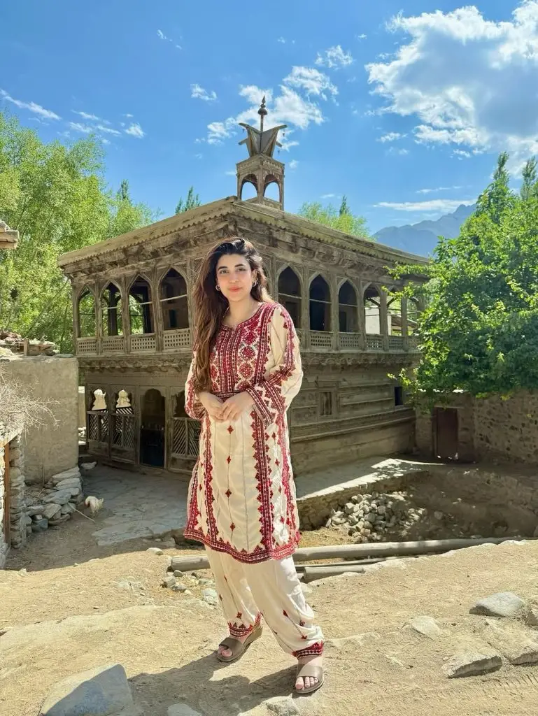 سکارڈو میں اروا ہاکین اور فرحان سعید تعطیلات