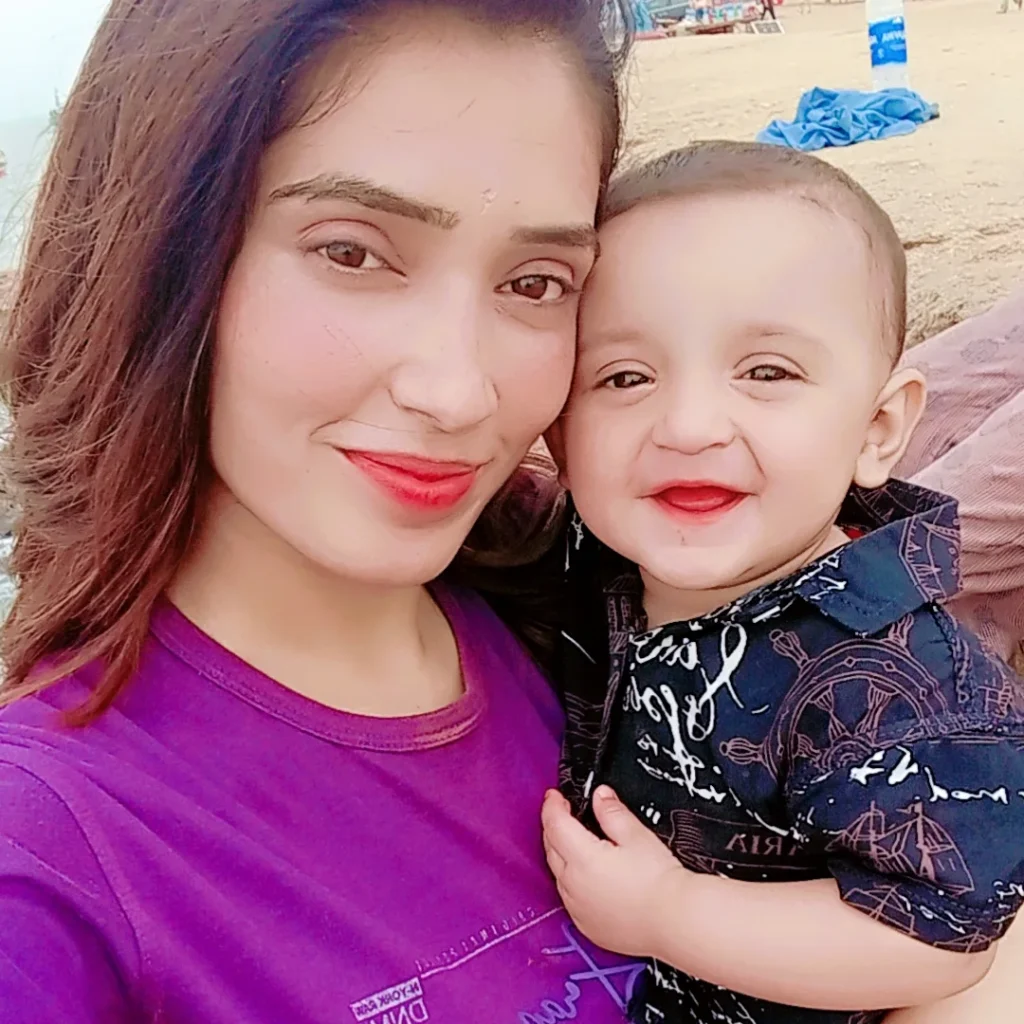 دیان اور ڈو کیناری بیبی ہور شاہد تصویر اصلی ماں کے ساتھ