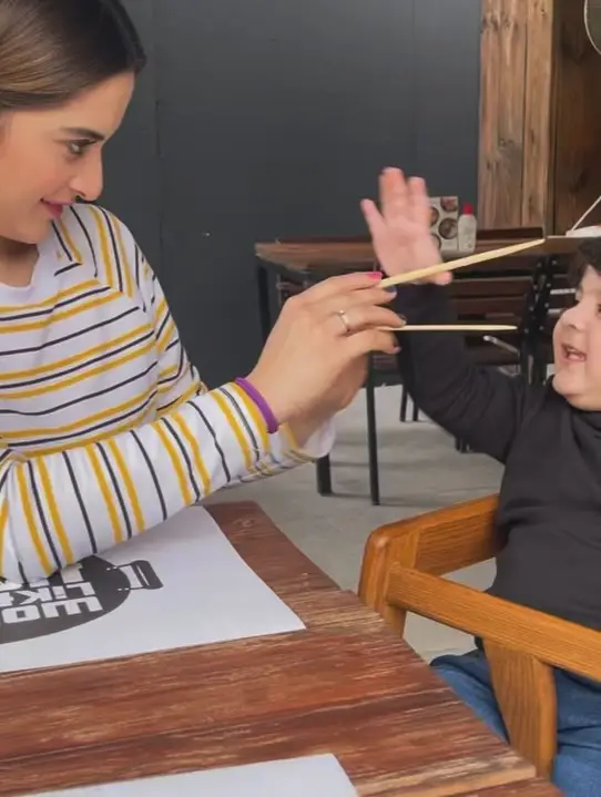 سب سے بڑی بیٹی امل کے لئے ایمن خان کی دلی سالگرہ کی خواہش