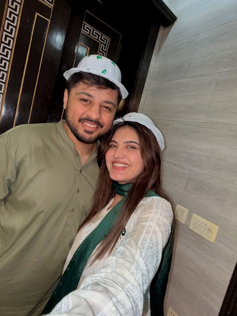 آئقرا کنوال نے آزاد خصوصی فیملی فوٹوشوٹ کا اشتراک کیا