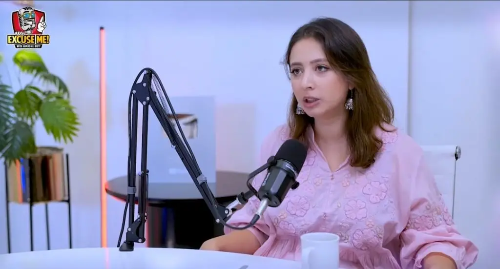 کومل عزیز شوبز انڈسٹری چھوڑنے کی وجوہات کا اشتراک کرتا ہے