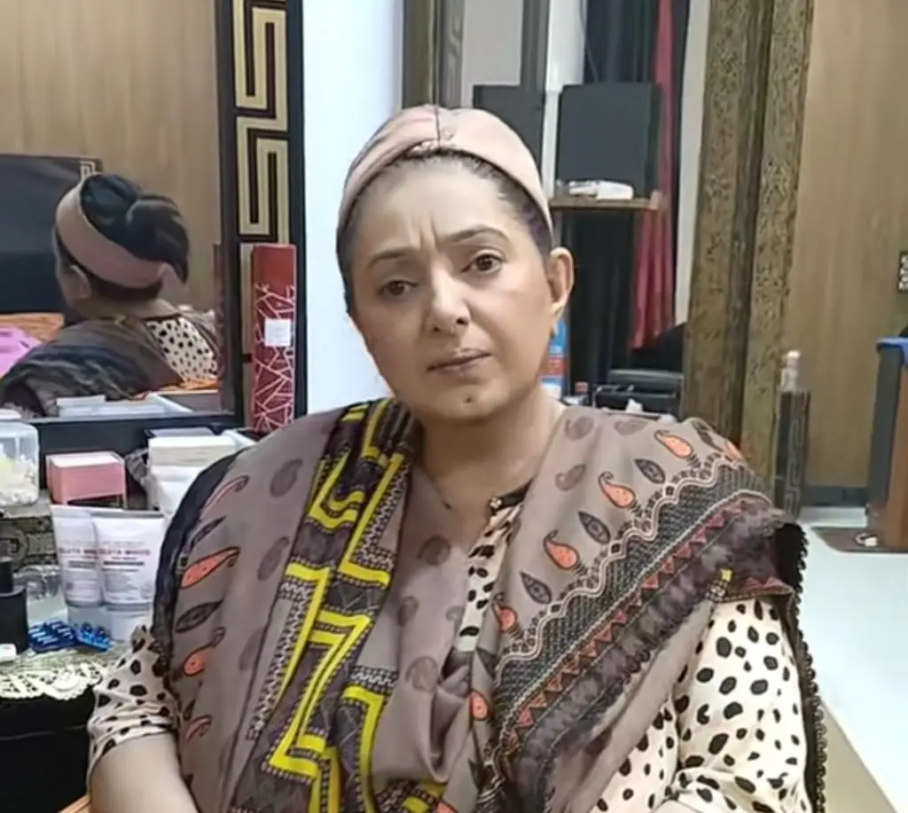 روبی انوم کا دعوی ہے کہ لوگ اس کے بشرا انصاری کے بیان سے محبت کرتے تھے