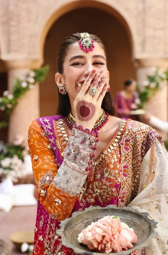بیٹی کے ساتھ سائرا یوسف کی تازہ ترین ویڈیو تنقید کو بھڑکاتی ہے