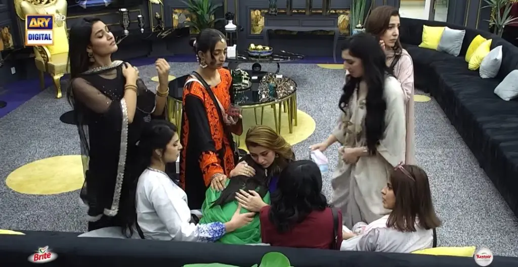 تماشا کے مدمقابل غنیہ نے خاتمے پر ڈرامہ بنانے پر تنقید کی