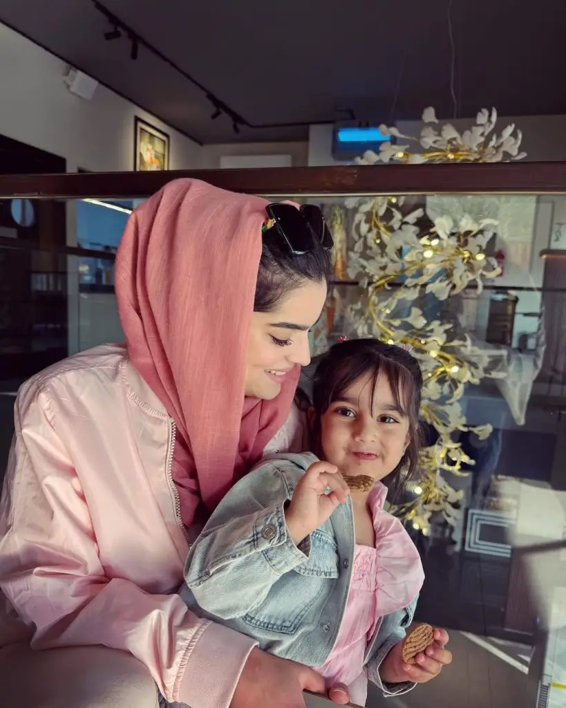 الیزا سلطان اپنی جدوجہد کے بارے میں کھلتا ہے