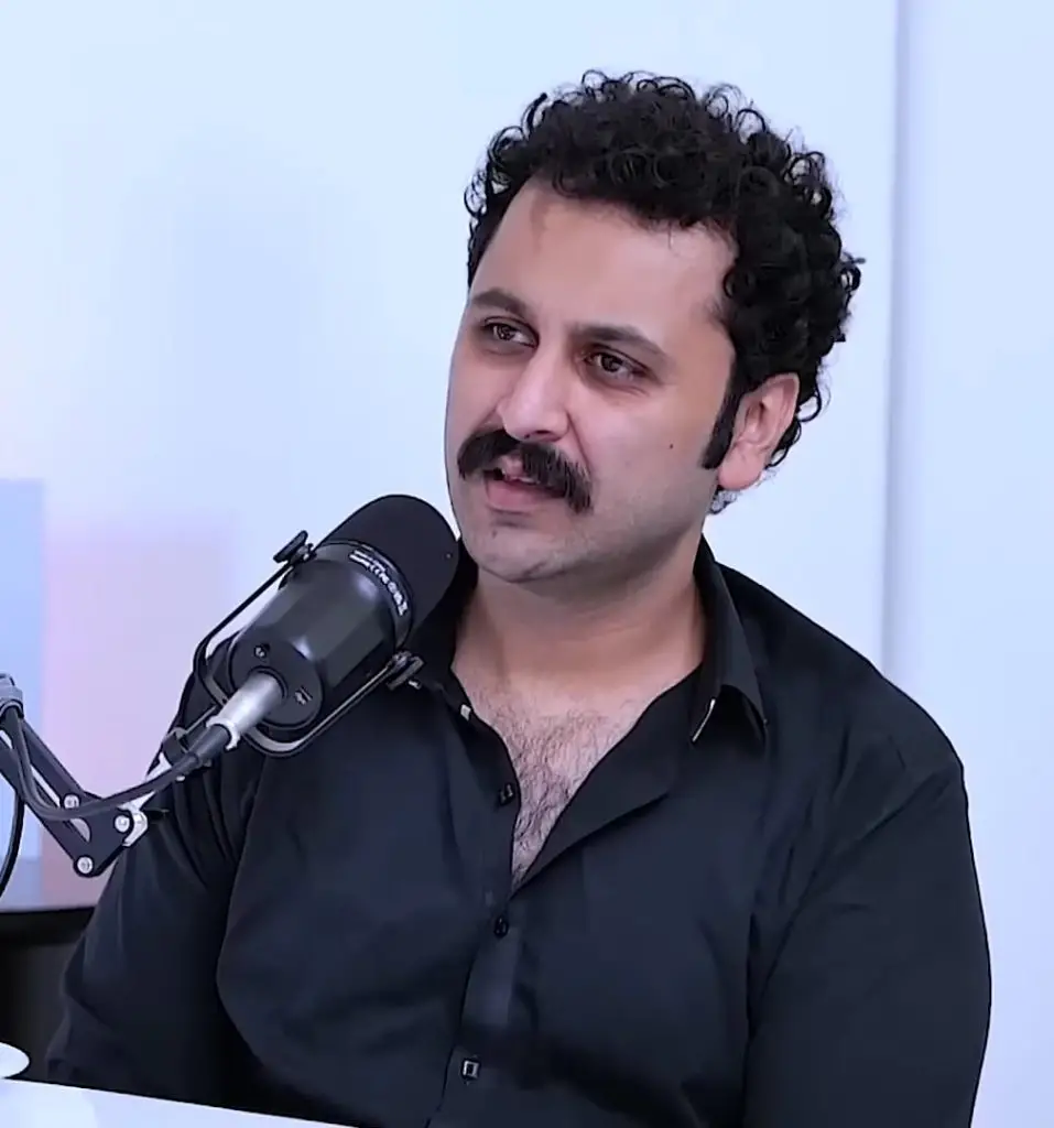 دوار محمود نے حمزہ علی عباسی کے اقربا پروری کا انکشاف کیا