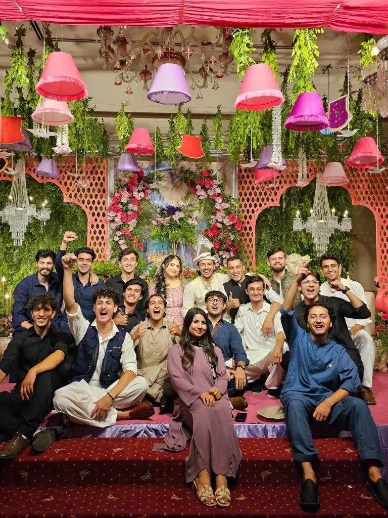 شادی کے رقص پر حسن رحیم کی گلگت کی جڑیں چمکتی ہیں