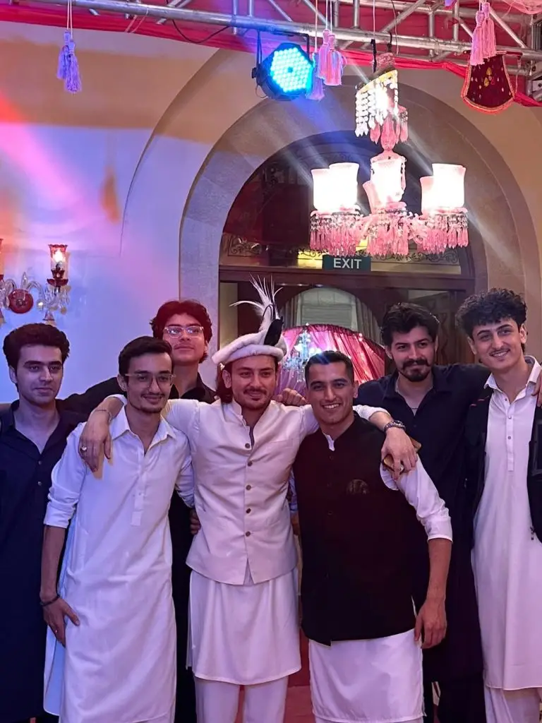 شادی کے رقص پر حسن رحیم کی گلگت کی جڑیں چمکتی ہیں